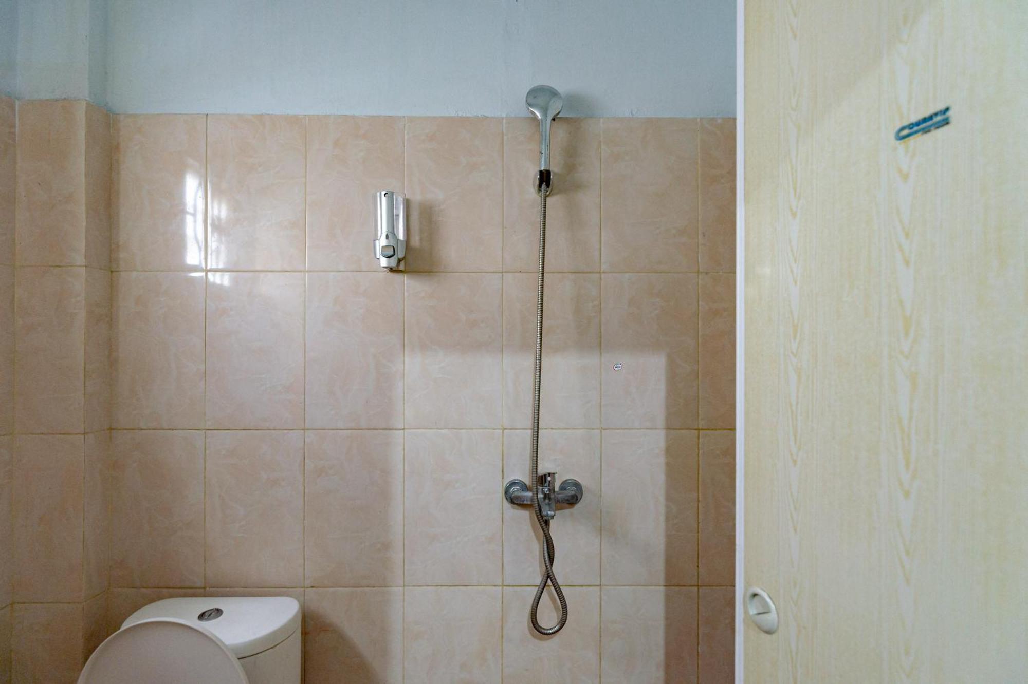 Hotel Reddoorz Near Rsud Dr Pringadi 3 2*