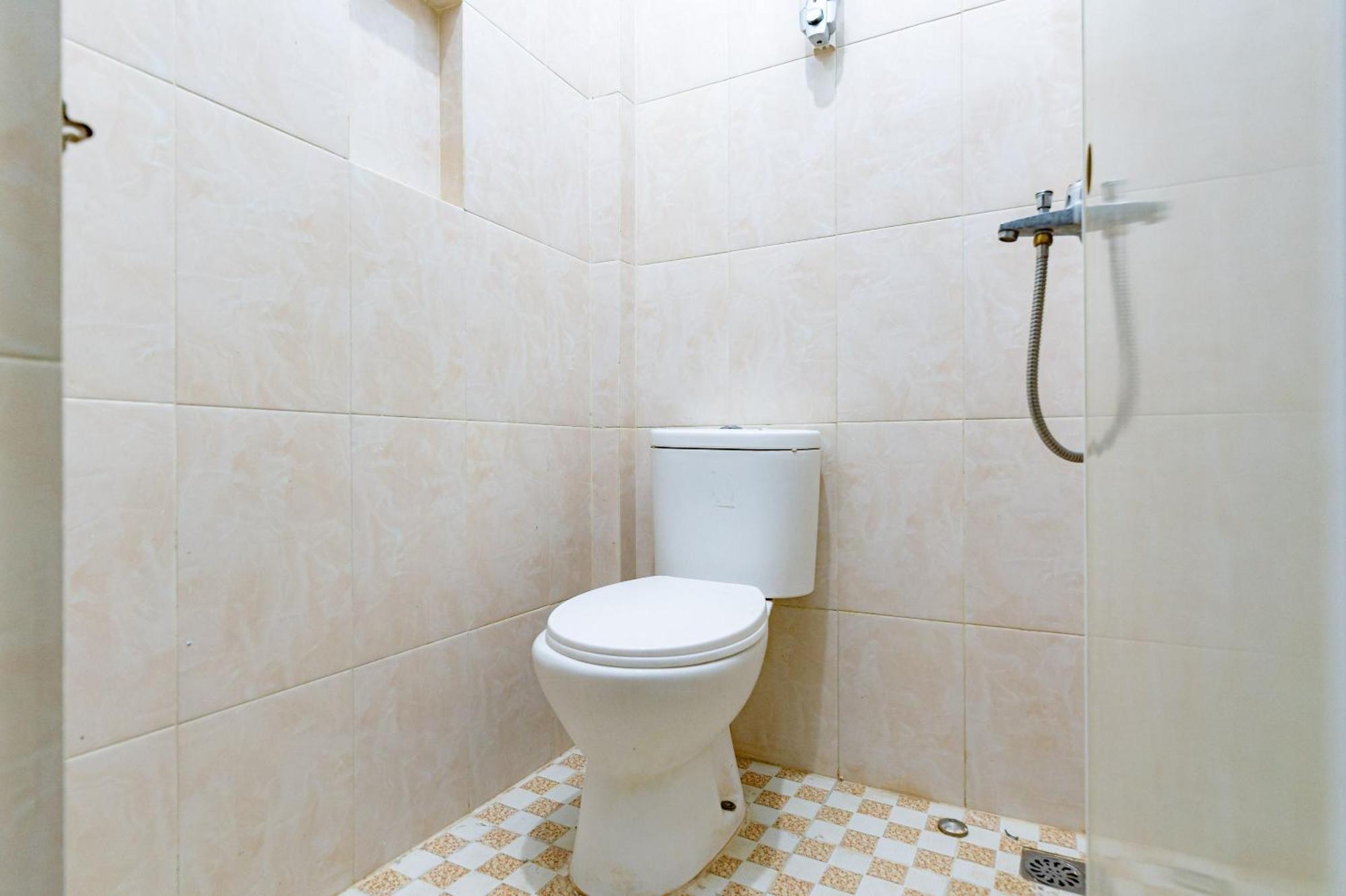 Hotel Reddoorz Near Rsud Dr Pringadi 3 2*