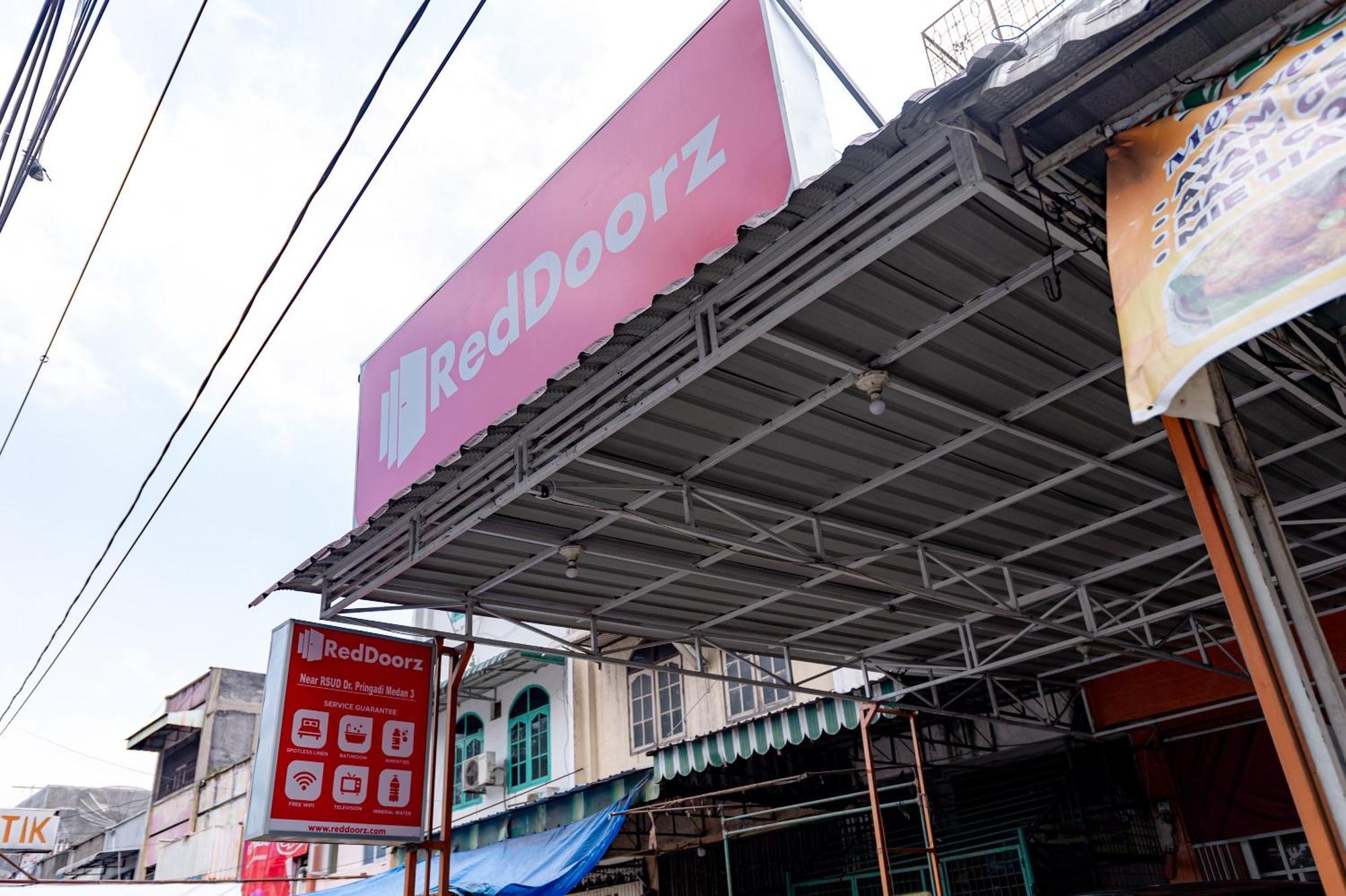 Hotel Reddoorz Near Rsud Dr Pringadi 3
